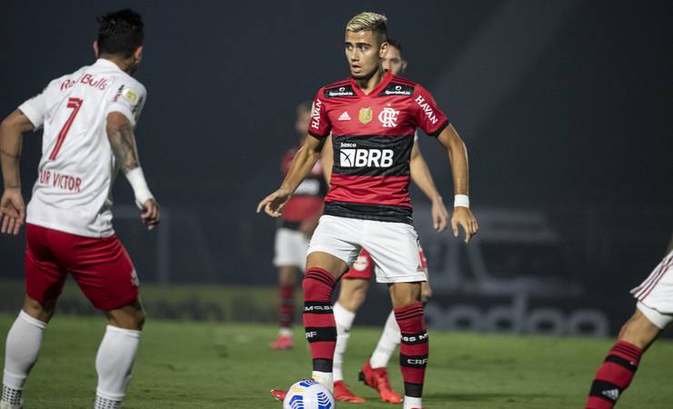 Andreas Pereira faz regenerativo com titulares do Flamengo e não preocupa para jogo contra o Fortaleza