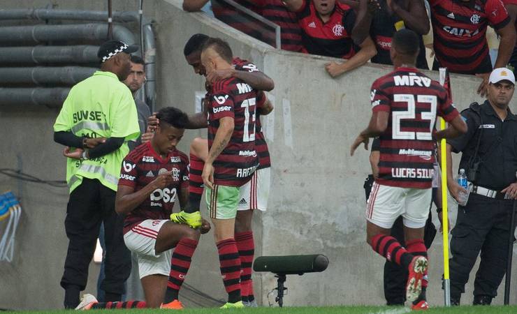 Análise: Rafinha cobre “buraco”, mas Flamengo sofre para criar e tira lição para enfrentar o Emelec