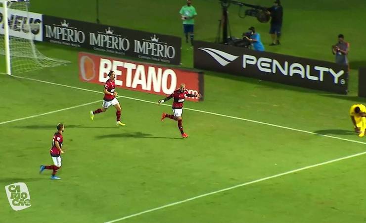 Arrascaeta é o quinto jogador do atual elenco a entrar no top 100 de gols da história do Flamengo