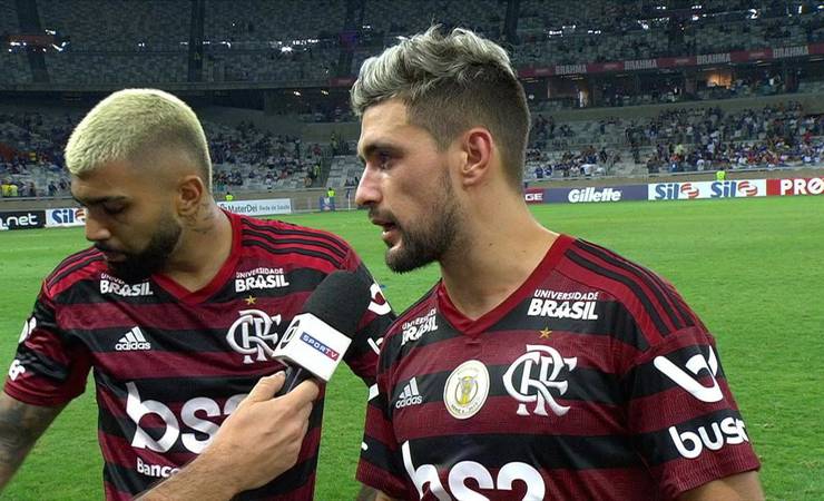Gabriel elogia Arrascaeta em vitória do Flamengo: "Um dos poucos craques que temos no Brasil"