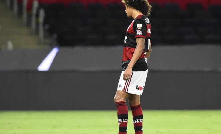 Reavaliado, Arão é vetado do duelo com Inter; veja provável escalação do Flamengo