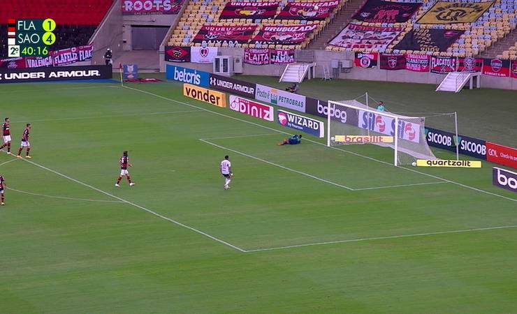 Atuações do Flamengo: Gustavo Henrique falha duas vezes, e Pedro e Bruno Henrique perdem pênaltis