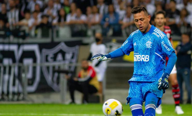 Em meio a surto de Covid, Flamengo sofre oito baixas: Diego Alves, Arão e Rodrigo Caio estão entre elas