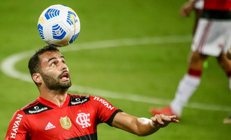 Flamengo informa que Thiago Maia testou positivo para Covid