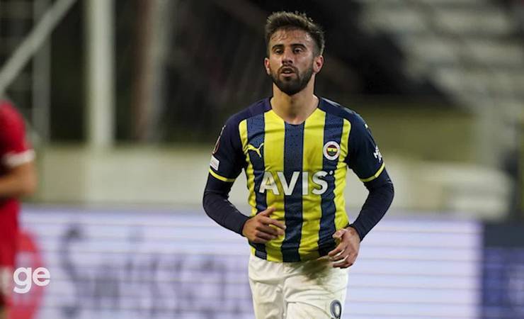 Flamengo tem conversas avançadas por atacante uruguaio Diego Rossi