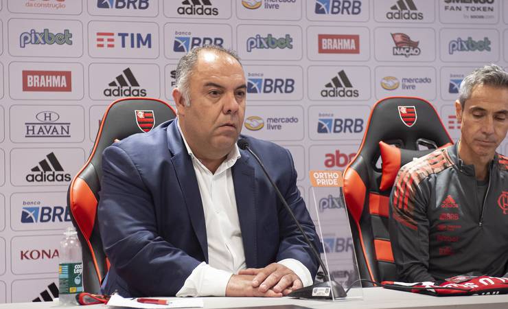 No divã, comando do futebol do Flamengo discute relação após fracassos e pressão em cima de Braz