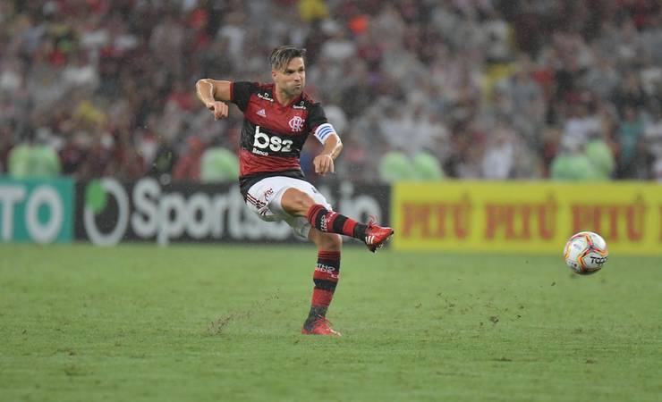 Diego projeta reinício do Flamengo após paralisação: "10 dias no limite físico e técnico"