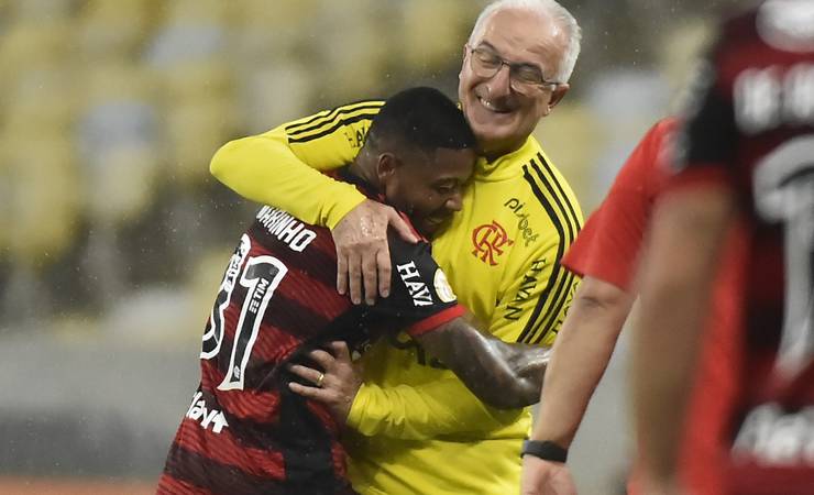 Após gol do alívio, Marinho quer iniciar vida nova no Flamengo: "Feliz, mas ciente da responsabilidade"