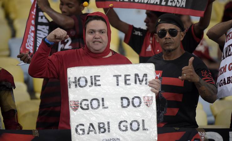 Vai ter plaquinha? Faminto em 2019, Gabigol volta ao Flamengo para matar saudade das redes