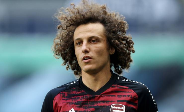 Sem alarde, Flamengo cerca David Luiz e aguarda sinalização para dar próximo passo