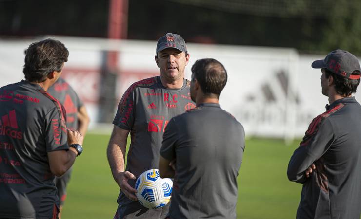 Flamengo encara missão de fazer primeiro gol na Arena Pantanal, que tem gramado elogiado