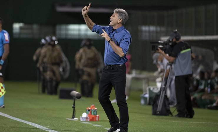 Renato Gaúcho desabafa contra erros de arbitragem após empate do Flamengo: "Beabá de criança de 5 anos"