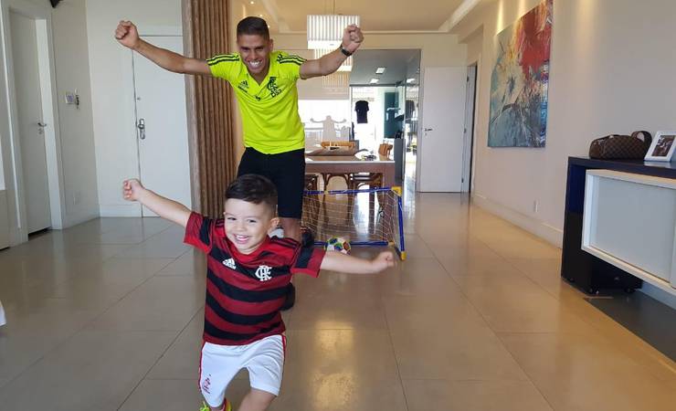 "Leão" Cuéllar sai da jaula do Flamengo para Copa América e... Europa? "Tenho sonhos a cumprir”