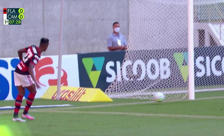 Bruno Henrique descarta problema com Gabigol no Flamengo e admite falha em gol perdido: "Assumo o erro"