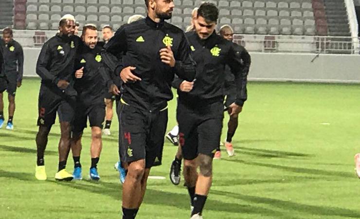 Com direito a papo de Jesus com Gabigol e Arão, Flamengo treina em Doha de olho na final