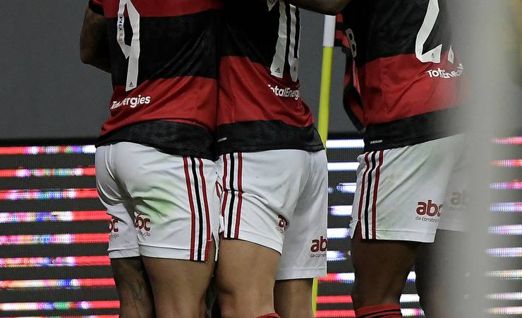 Gabigol supera 2019, sobe degrau e trio ofensivo chega a 202 gols pelo Flamengo