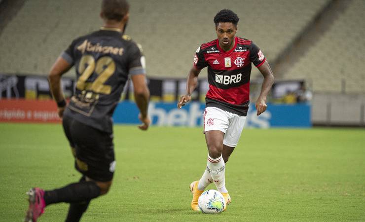 Atuações do Flamengo: Vitinho vai mal, e zaga vacila em derrota para o Ceará