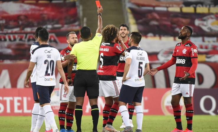 Conmebol suspende Willian Arão por dois jogos, e atleta desfalca Flamengo na ida das oitavas da Libertadores