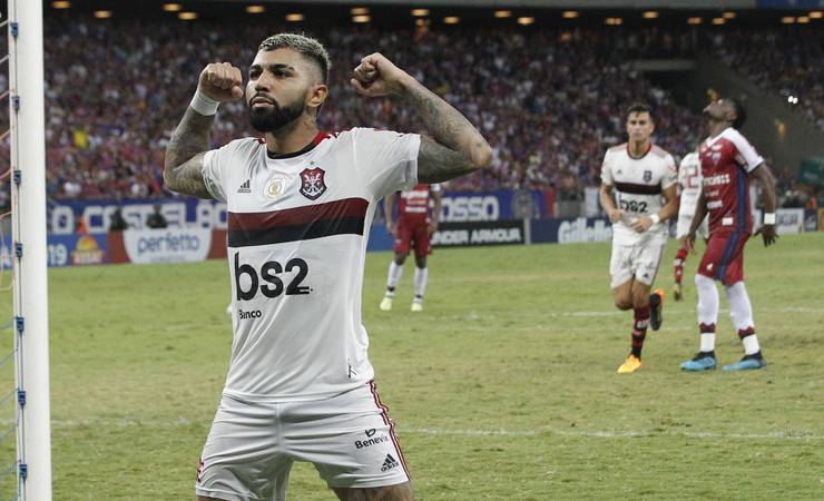 Após igualar 19 gols de Adriano no Flamengo em 2009, Gabigol mira feito de Zico e título do Brasileirão