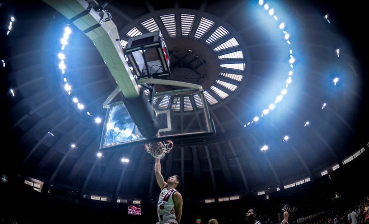 Flamengo volta ao Maracanãzinho e bate o Franca no jogo 1 da final do NBB em dia mágico de Olivinha