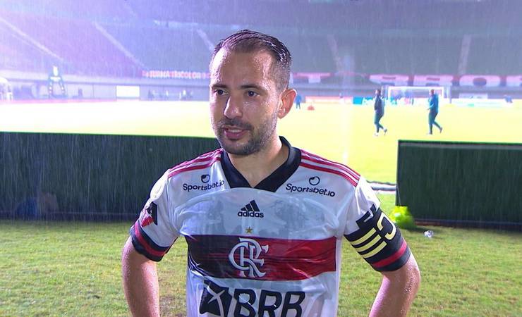 Everton Ribeiro comemora vitória do Flamengo sobre o Bahia: "Entramos no campeonato de vez"