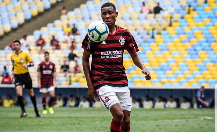Flamengo encaminha venda de joia da base para o Grupo City e vai manter percentual dos direitos