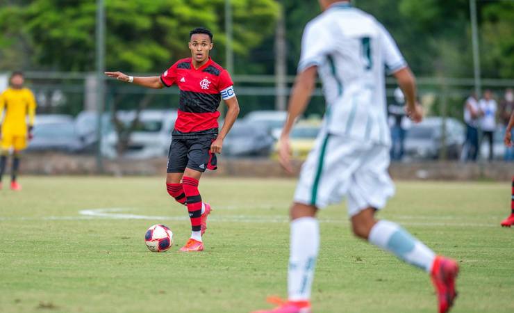 Com Lázaro em fase goleadora, Flamengo se prepara para iniciar a disputa do Brasileiro sub-20