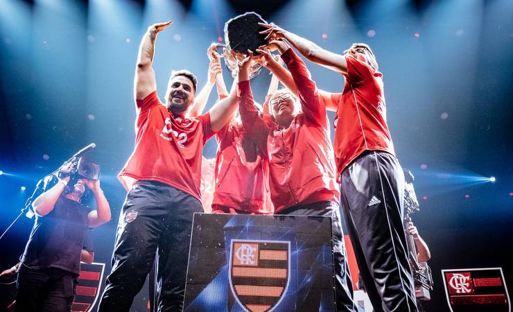 Em caldeirão no Rio, Flamengo dá troco na INTZ e conquista título inédito do CBLoL