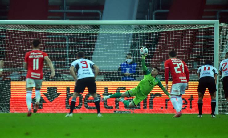 Olimpia elimina o Internacional e será o adversário do Flamengo nas quartas da Libertadores
