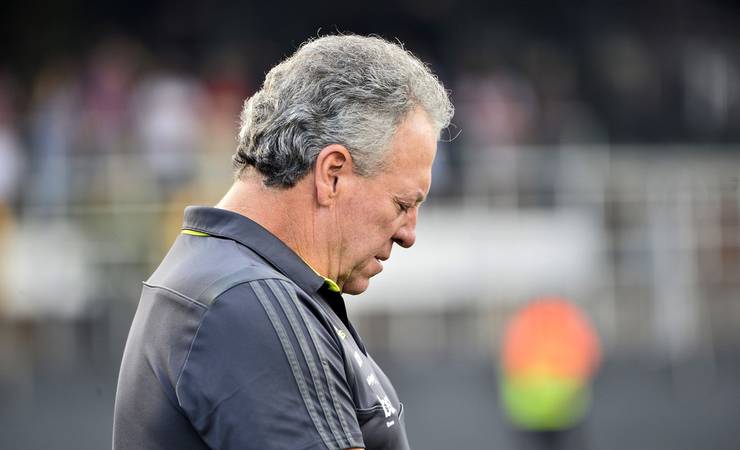 Abel Braga desabafa após saída do Flamengo: "Não suporto traição"