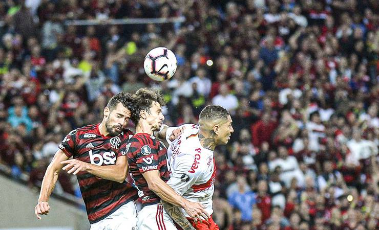 Ilesos em "estreia" pelo Flamengo, Rodrigo Caio e Pablo Marí passam no teste e aprovam nova parceria