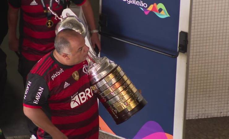 Flamengo chega ao Rio após conquista da Libertadores