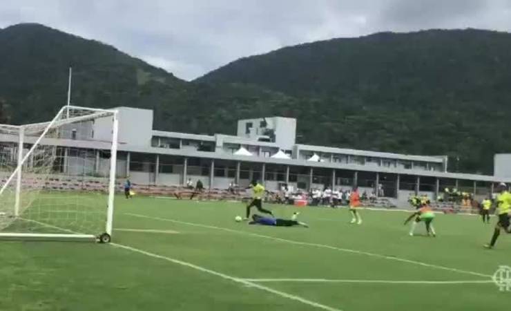 Com gol de Lucas Silva, Flamengo vence o Boavista por 1 a 0, em jogo-treino no Ninho do Urubu