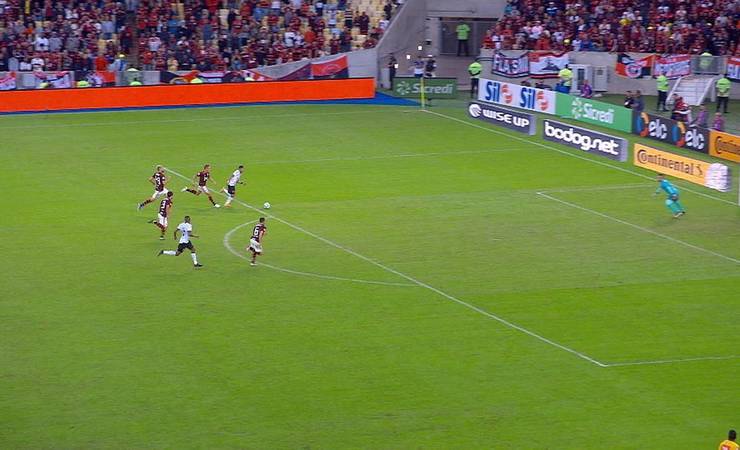 Jesus lamenta perda de cobradores por lesão e elogia atuação do Flamengo durante os 90 minutos