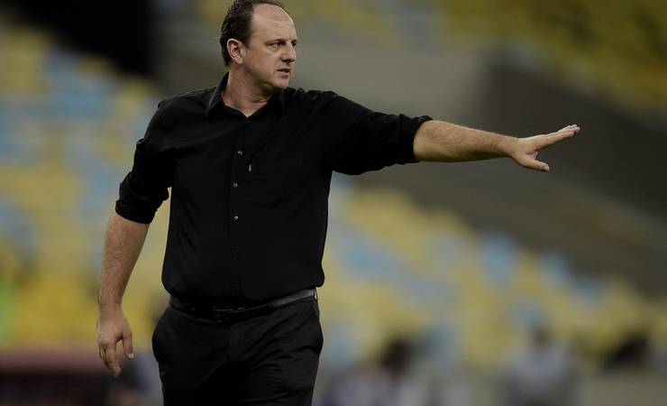 Rogério Ceni testa positivo para Covid-19, e Flamengo terá Mauricio Souza como técnico contra Coritiba