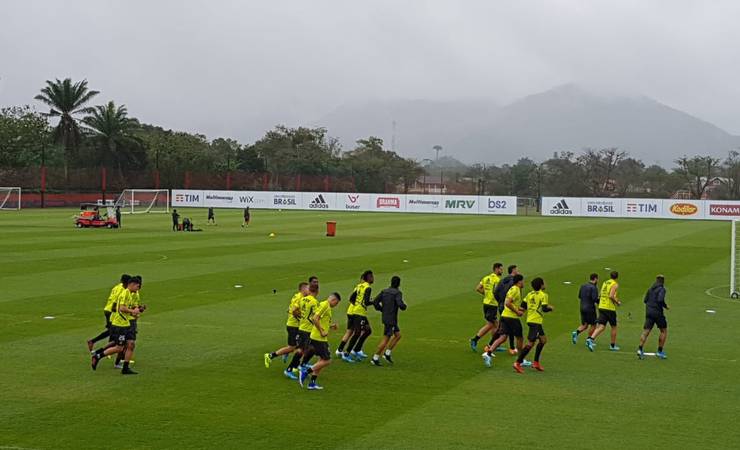 Com volta de Gabigol, Jesus dá pistas do time do Flamengo para o clássico com Vasco
