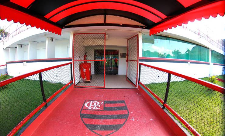 Flamengo debate redução de 25% dos salários e projeta comunicado aos funcionários ao fim das férias