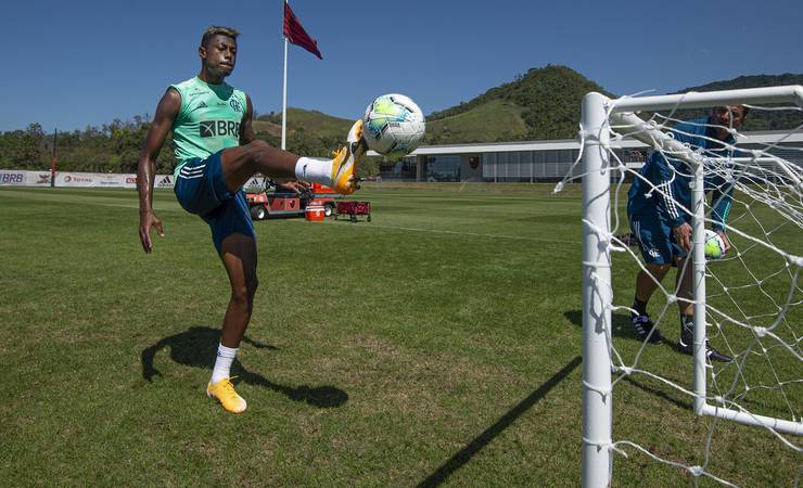 Flamengo não terá Diego Alves e Bruno Henrique neste sábado; Gabigol e Gerson voltam