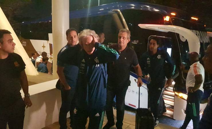 Tipo Colômbia! Flamengo desembarca em Barranquilla para estreia na Libertadores