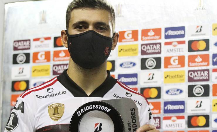 Arrascaeta vibra com a vitória do Flamengo e não esconde: "Semana foi muito difícil"