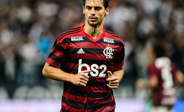 Absoluto no Flamengo, Rodrigo Caio mantém serenidade à espera da Seleção; Abel faz lobby
