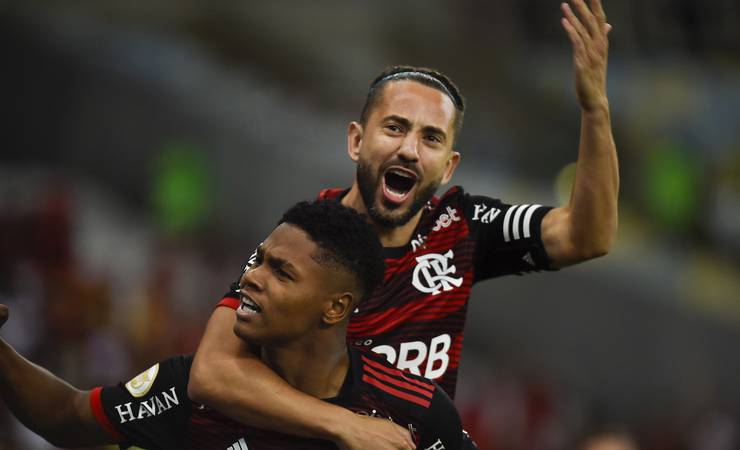 Everton Ribeiro celebra ano do Flamengo e fala sobre expectativa por convocação: "Dias não passam"