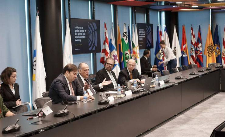 Sem informação, clubes esvaziam reunião sobre linha de crédito para crise do coronavírus