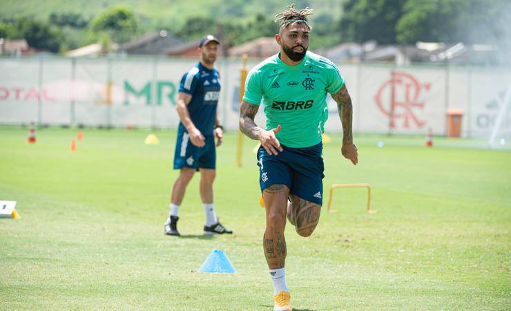Gabigol treina com restante do time e reforça plano de voltar ao Flamengo contra o Santos