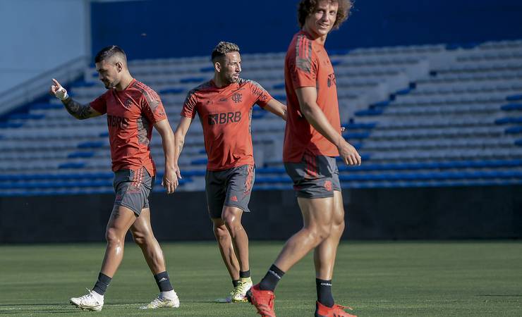 Escalação do Flamengo: sem Thiago Maia, time treina e faz os ajustes para encarar o Barcelona