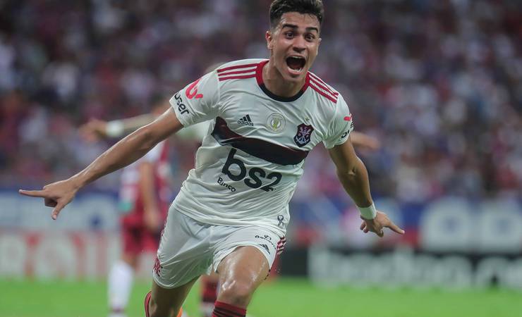 Flamengo avança em acordo e vê renovação de contrato de Reinier encaminhada por quatro anos