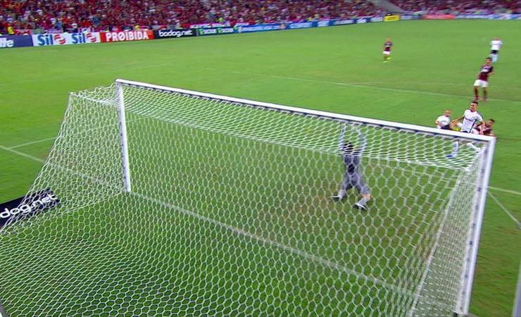 Festa no Maracanã: Flamengo 100% como mandante, brilho de Arrascaeta e celebração de Arão