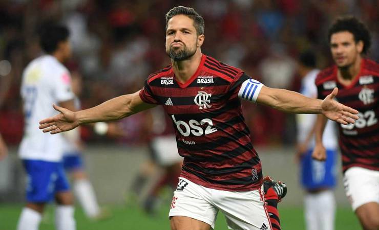 Arrascaeta perde vaga para Diego, e Thuler é confirmado na zaga titular do Flamengo