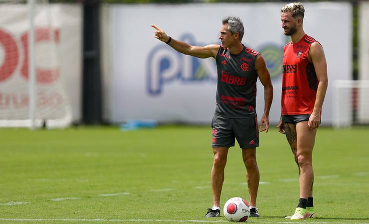 Escalação do Flamengo: Léo Pereira volta a treinar com o grupo, Diego Alves ainda é dúvida