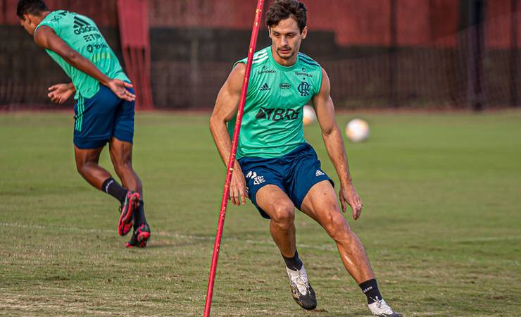 Rodrigo Caio comemora renovação de Diego Alves com o Flamengo: "Representa muito"